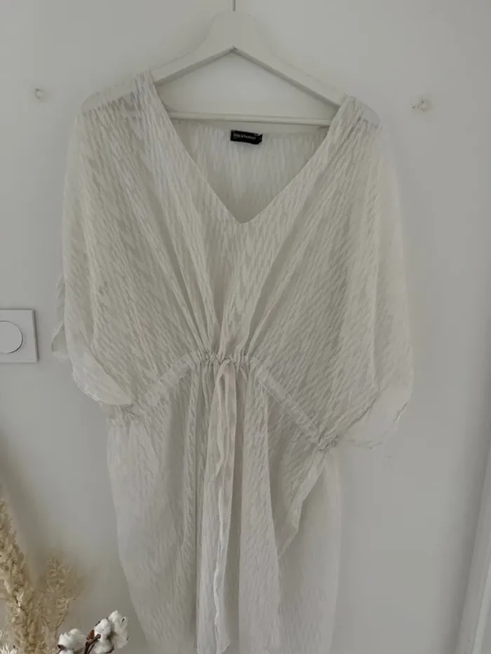 Par-dessus de maillot de bain blanc - photo numéro 2