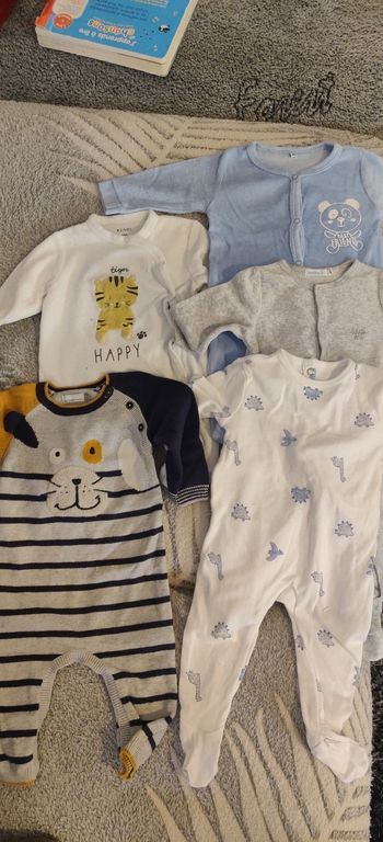 Lot pyjamas manches longues chaud et été 3 mois