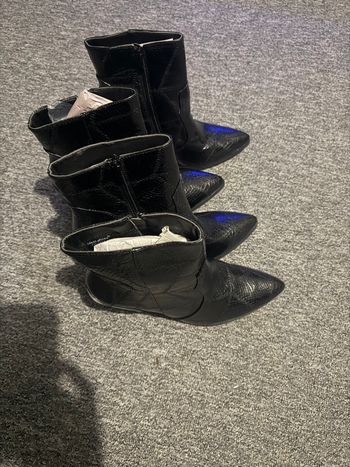 Talon 20€ par paire deux disponible une paire de 41 est l’autre de 40