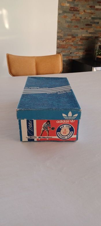 Boîte vide Adidas nastase année 70 très rare