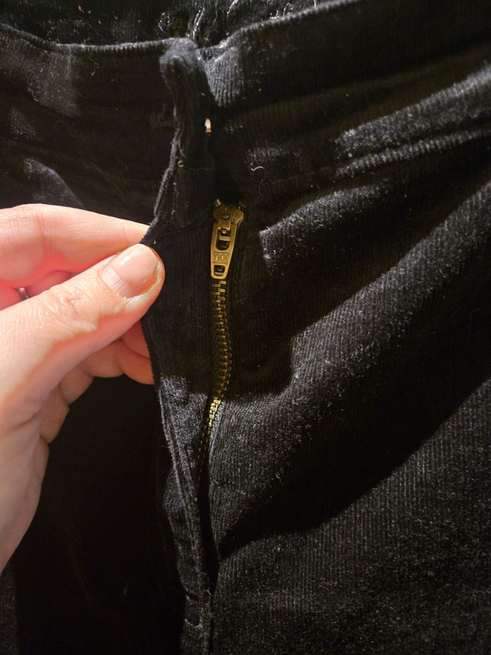 Pantalon velours noir T. 44-46 C&A neuf - photo numéro 2