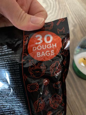 Boule à neige Mickey + pâte à modeler Spiderman