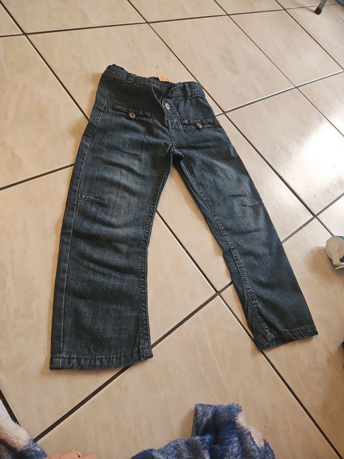 Jean neuf - photo numéro 2