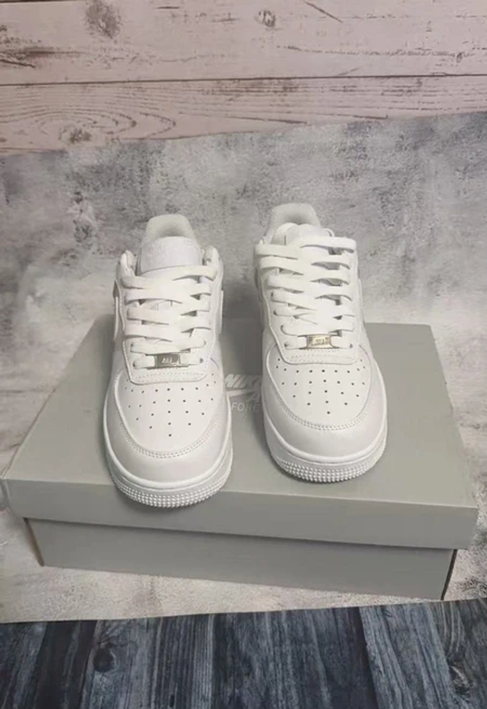 Nike Air Force 1 Low'07 Blanc 37.5 - photo numéro 2