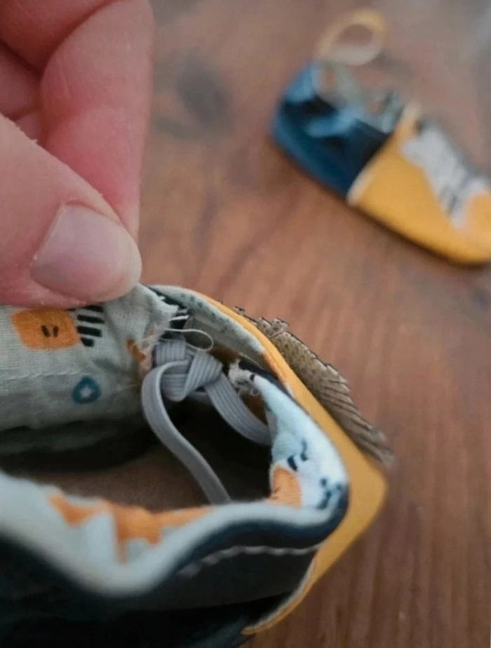 Chaussons en cuir fait main 6-12mois - photo numéro 3
