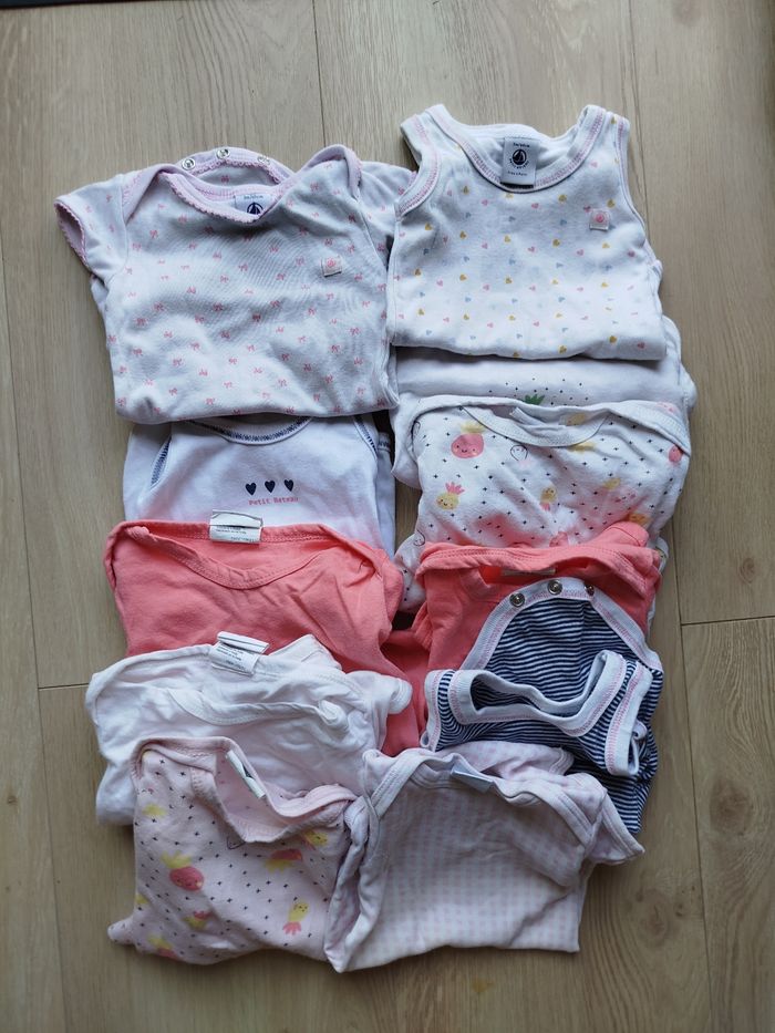 Lot vêtements pour bébé - photo numéro 2