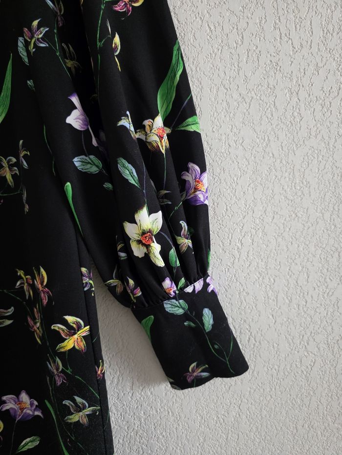 Jolie robe droite noire fleurie h&m taille 36 - photo numéro 3