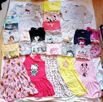 Lot de vêtements 5 ans disney