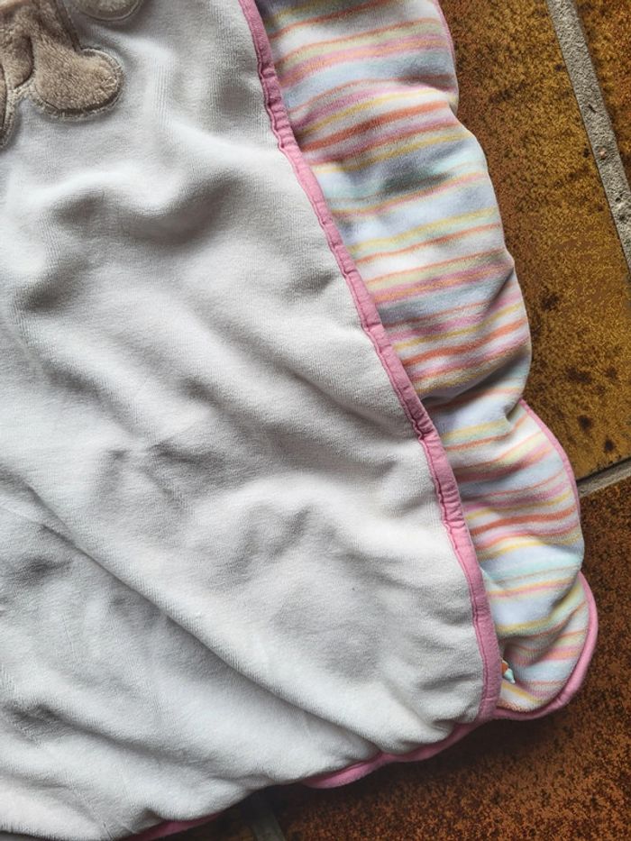 Petite gigoteuse noukies fille - photo numéro 3