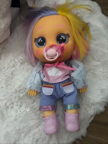Bébé avec cheveux Cry babies