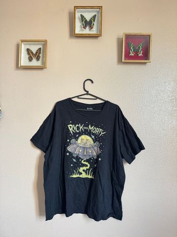 T-shirt rick and morty
