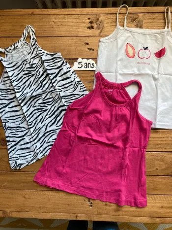 3 débardeurs fille