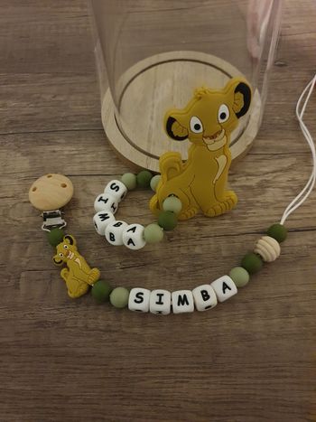 Attache tétine et anneau de dentition