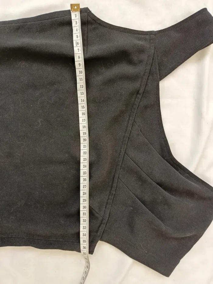 Petite robe noire asymétrique sans manches Kookaï taille 34 - photo numéro 5