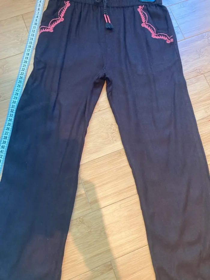 5 ans mais taille grand - pantalon matière fluide avec taille élastique couleur marron foncé - photo numéro 6