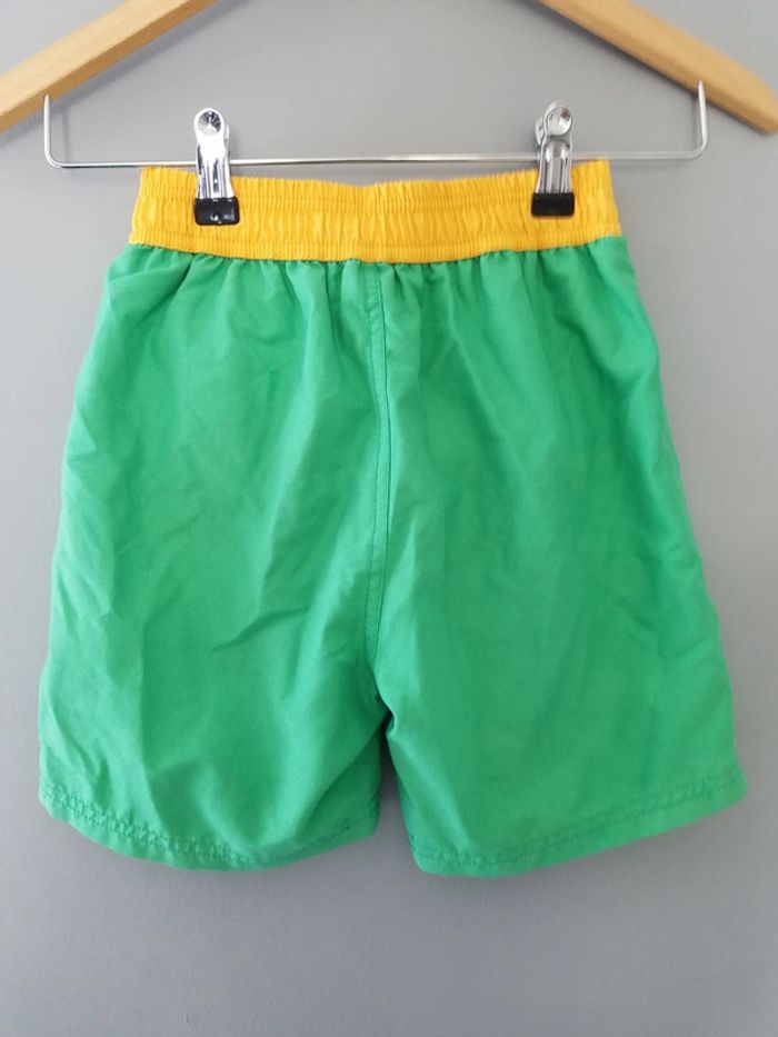 Short de bain taille 8 ans très bon état - photo numéro 2