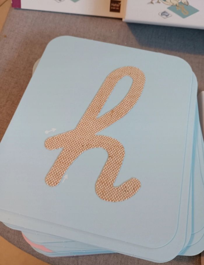 Coffret Montessori des lettres rugueuses de Balthazar - photo numéro 5