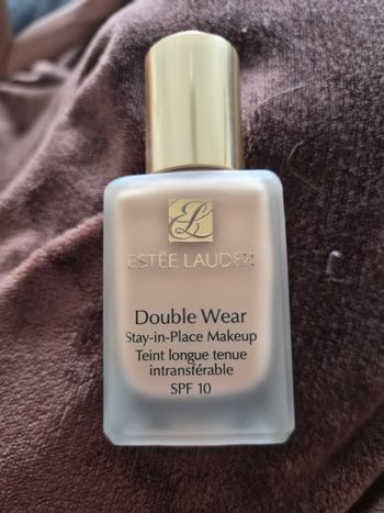 Fond de teint Double wear 1N2 ecru de Estée Lauder 