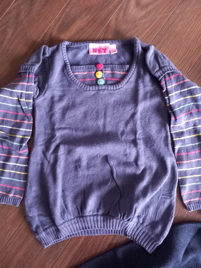 Lot pulls et gilets 5 ans - photo numéro 3