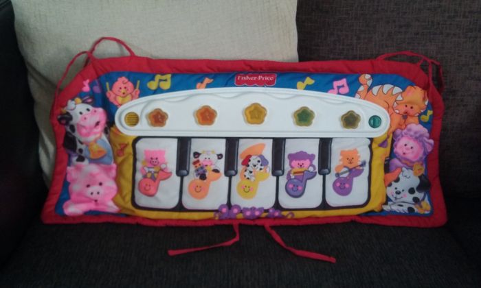 piano d'éveil avec liens d'attache Fisher-Price