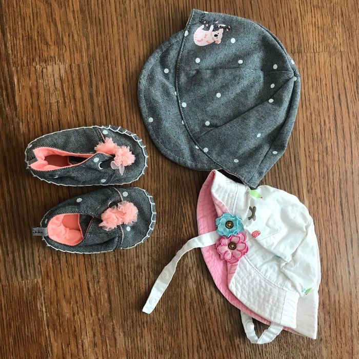 Lot chaussure et chapeau bébé fille - photo numéro 4