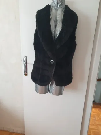 Veste fausse fourrure sans manche