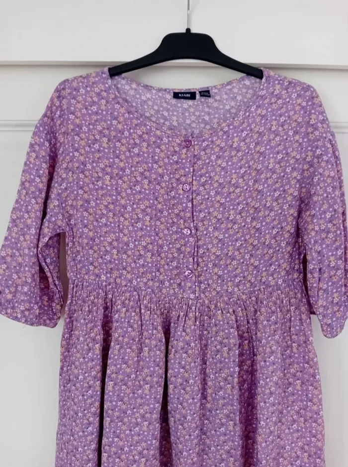 Robe fleurie violet kiabi 8 ans - photo numéro 2