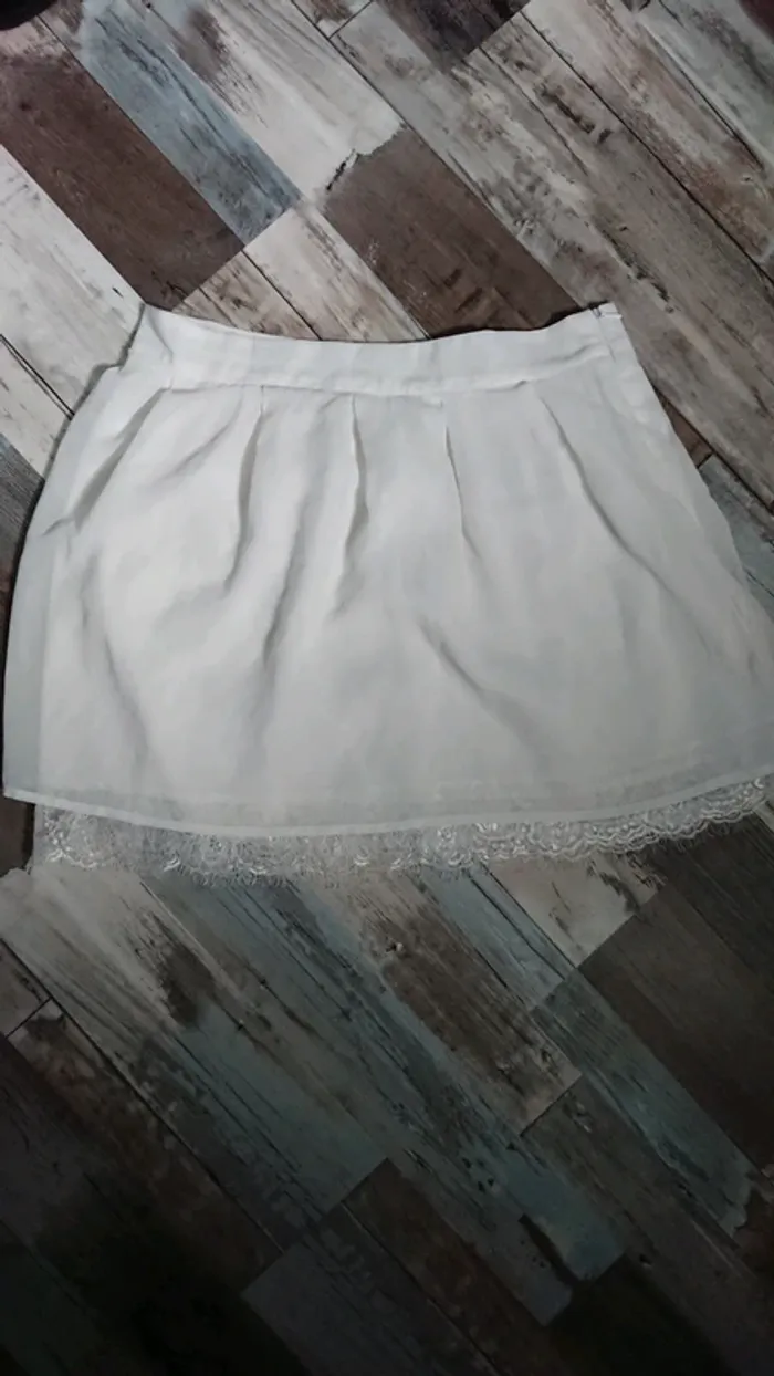 Jupe taffeta avec dentelle
