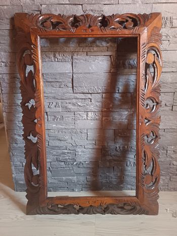 Grand cadre ancien en bois