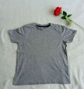 T-shirt ⭐ très bon état ⭐ Taille 9-10 ans ⭐ pepperts