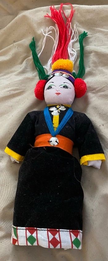 Poupée ethnique asiatique vintage