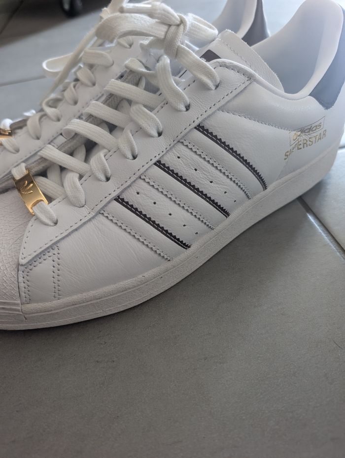 Baskets Superstar Adidas. - photo numéro 2