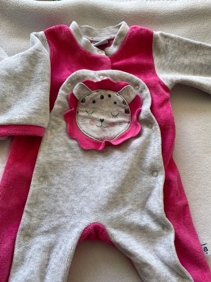 Lot de deux pyjamas bébé fille 1 mois - photo numéro 2