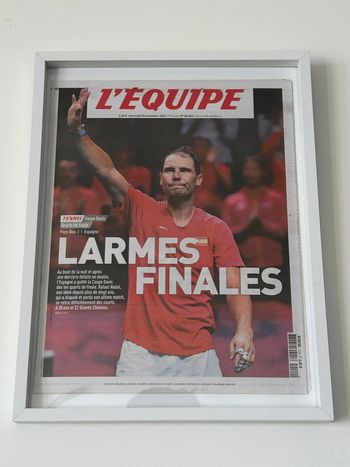 Journal l’Equipe Rafael Nadal « Larmes finales » 20/11/2024 cadre blanc