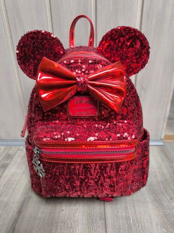 Loungefly sequin rouge