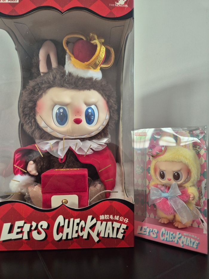 Popmart Let's checkmate King & Queen