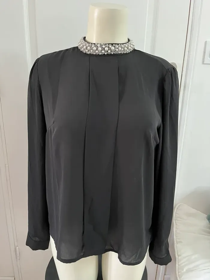 Blouse fluide et légèrement transparente