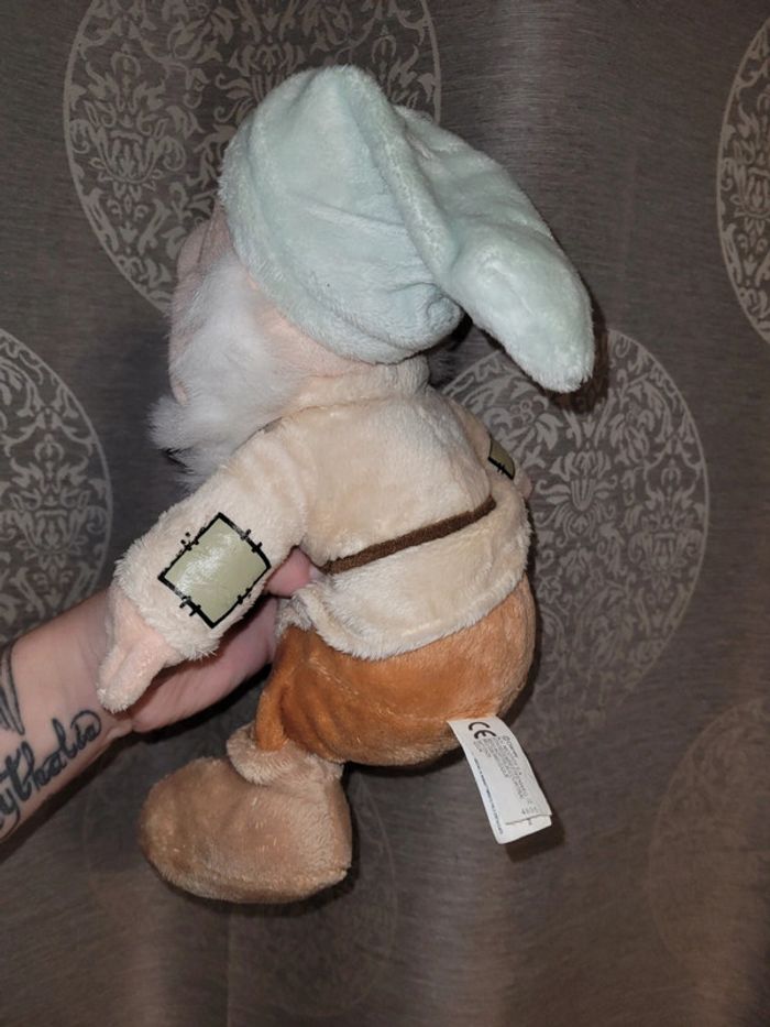 Peluche dormeur de blanche neige disney - photo numéro 4