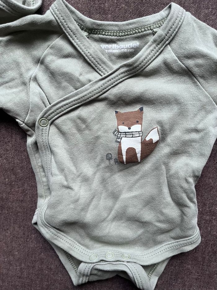 Lot bodies 1 mois - photo numéro 3