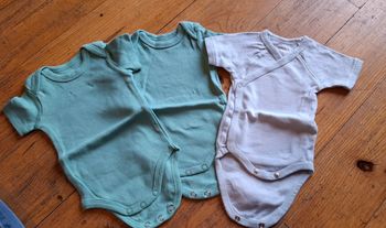 Lots 3 bodies manche courte