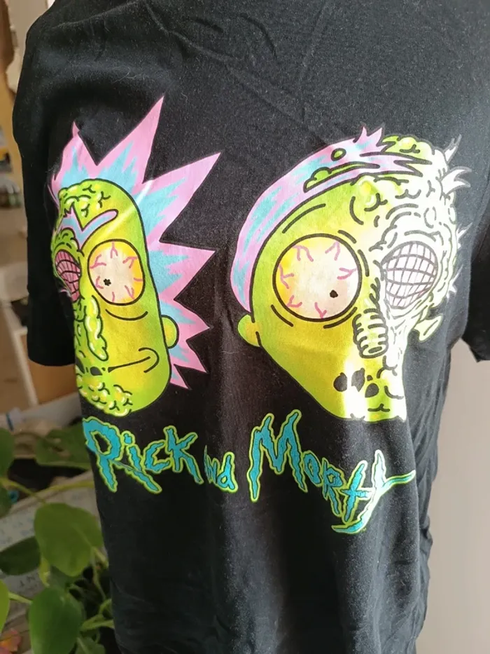 🎀 magnifique t-shirt Rick and morty taille L 🎀 - photo numéro 2