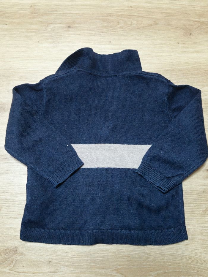 Polo pour garçon de 18 mois, tartine et chocolat en très bon état. - photo numéro 4