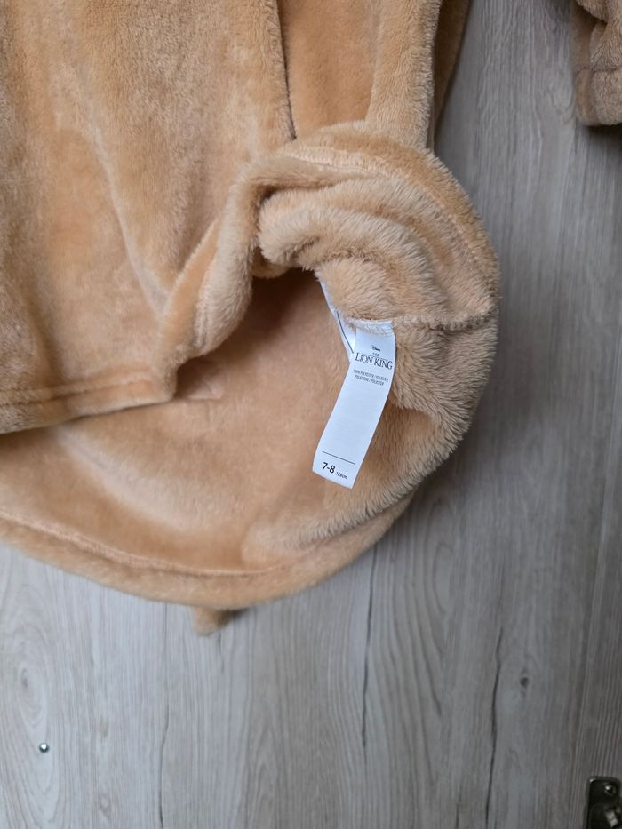 PONCHO À CAPUCHE OREILLES DISNEY THE LION KING TAILLE 7/8 ANS - photo numéro 6