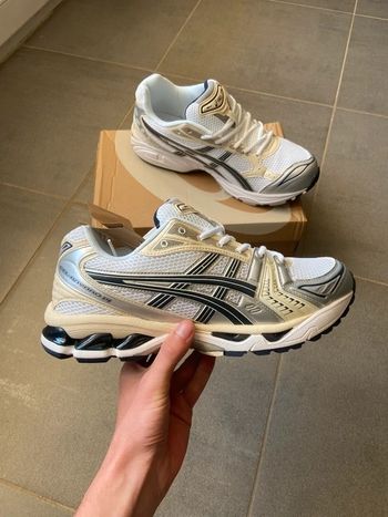 ASICS Gel-Kayano 14 Taille  39