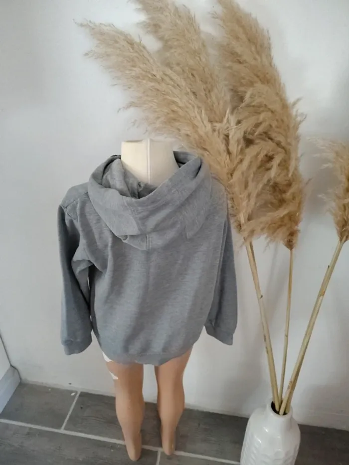 Pull garçon 🧑 8/9 ans - photo numéro 4