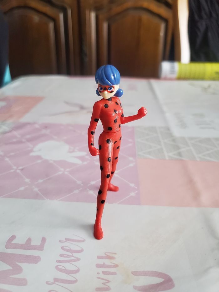 Figurine  miraculous  Ladybug