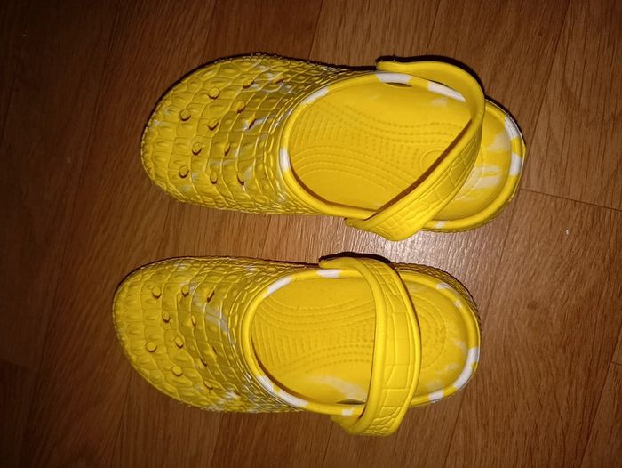 Crocs enfants 27