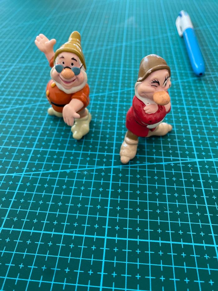 Figurine PVC Disney Blanche Neige Snow White - Nains Prof et Grincheux - Schleich Bullyland Papo 90s - photo numéro 2