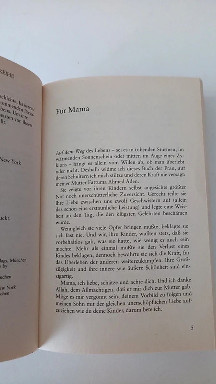 Buch : Wüstenblume Waris Dirie - Livre en allemand - photo numéro 6
