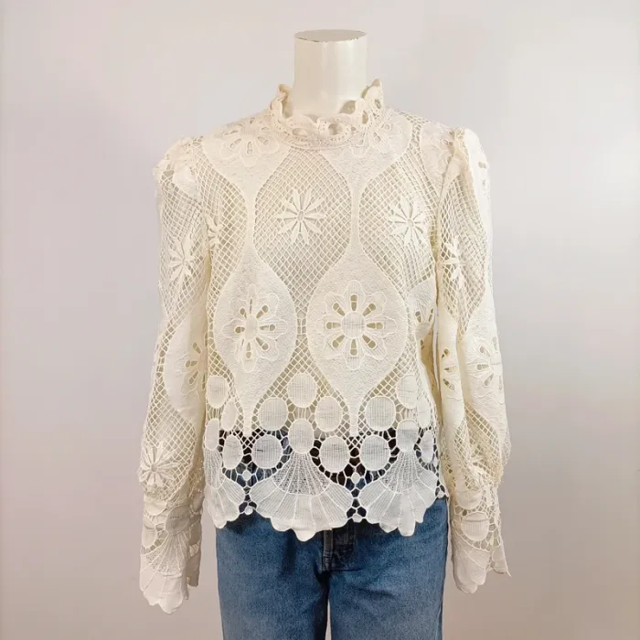Blouse dentelle écrue Miss Chawn Paris col montant ajouré romantique – Taille M A735